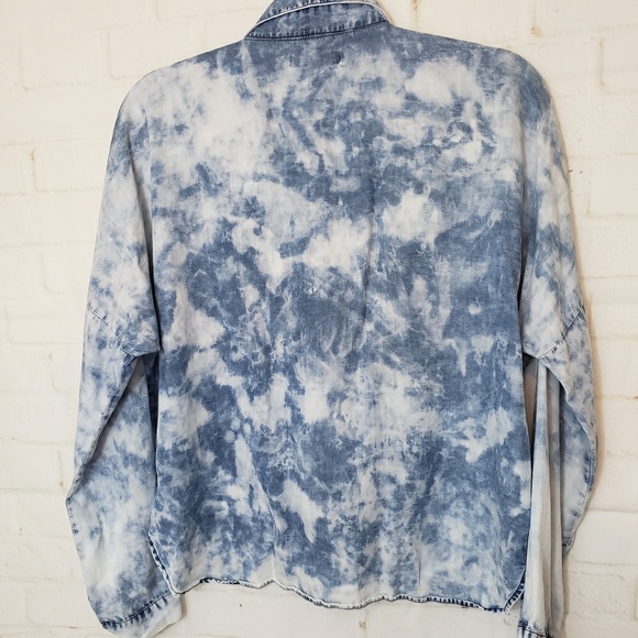 LOVE FIRE BLEACHED ROUND HEM JEAN TOP - Picture 5 of 8